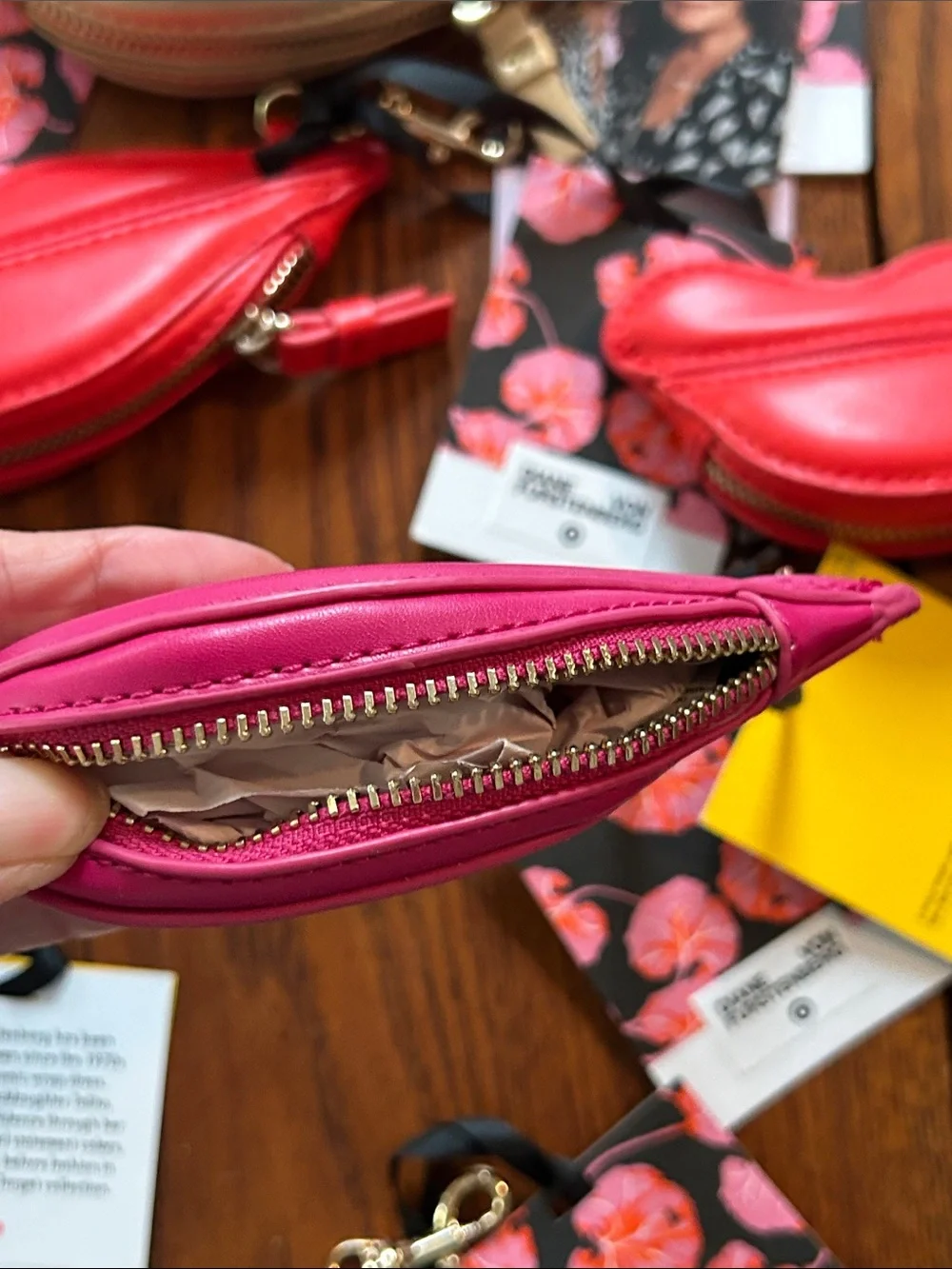 Diane Von Furstenberg Lipstick 💄👄 micro  case w/key chain Set of 7 Great Gifts